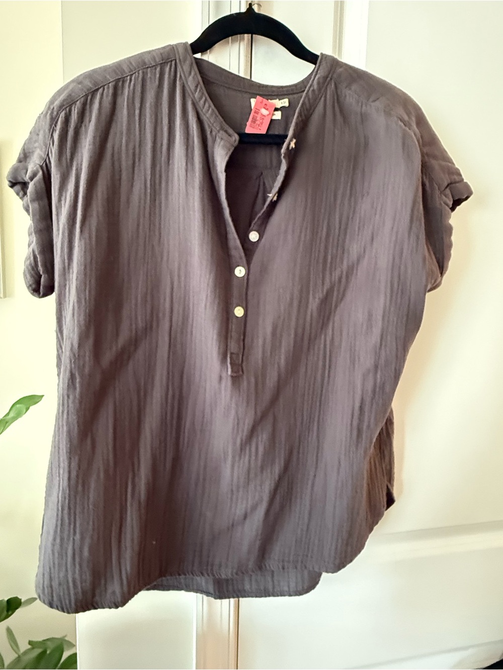 Casual Short-Sleeve Henley Shirt in Charcoal Gray
